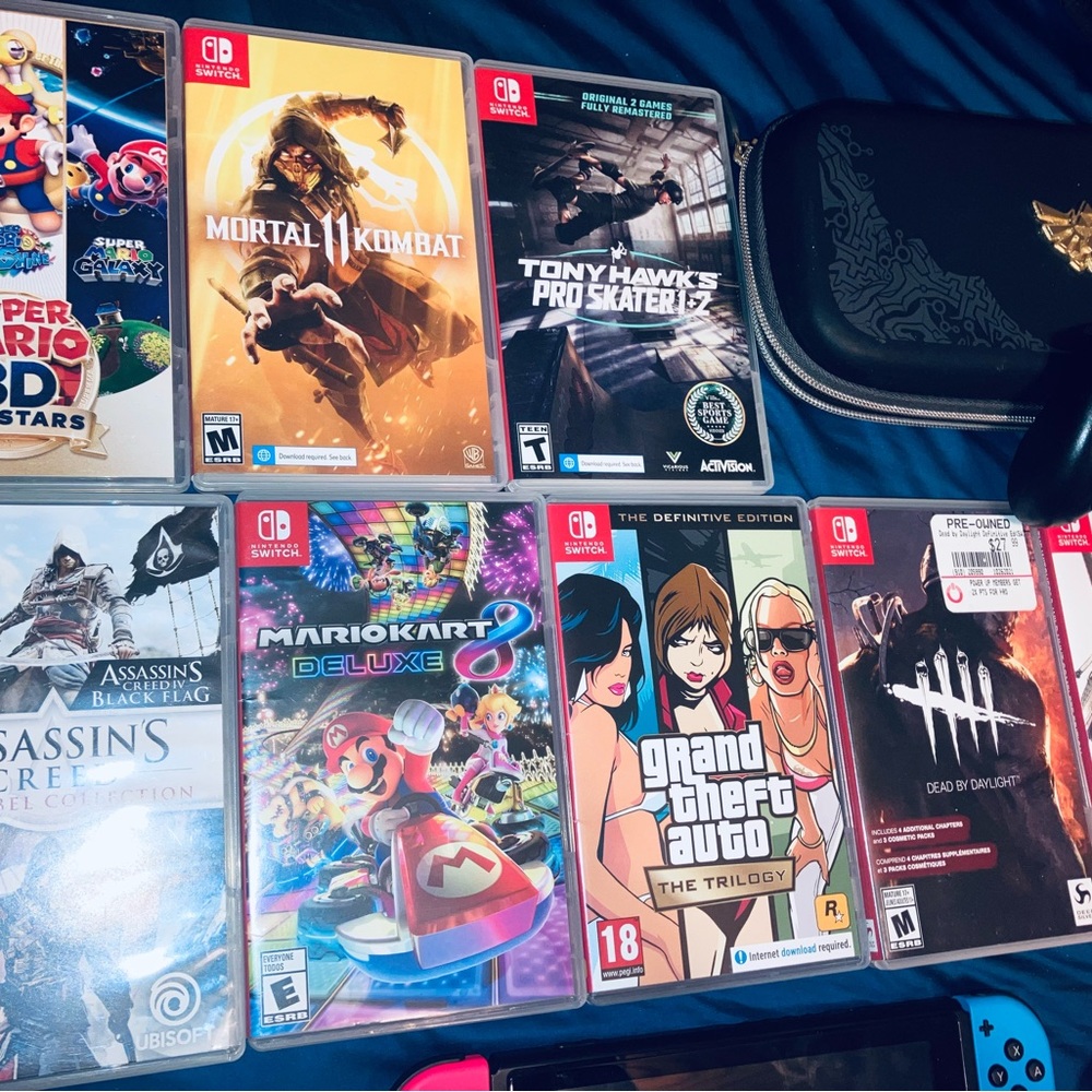 Nintendo Switch Bundle - Picture 4 of 9